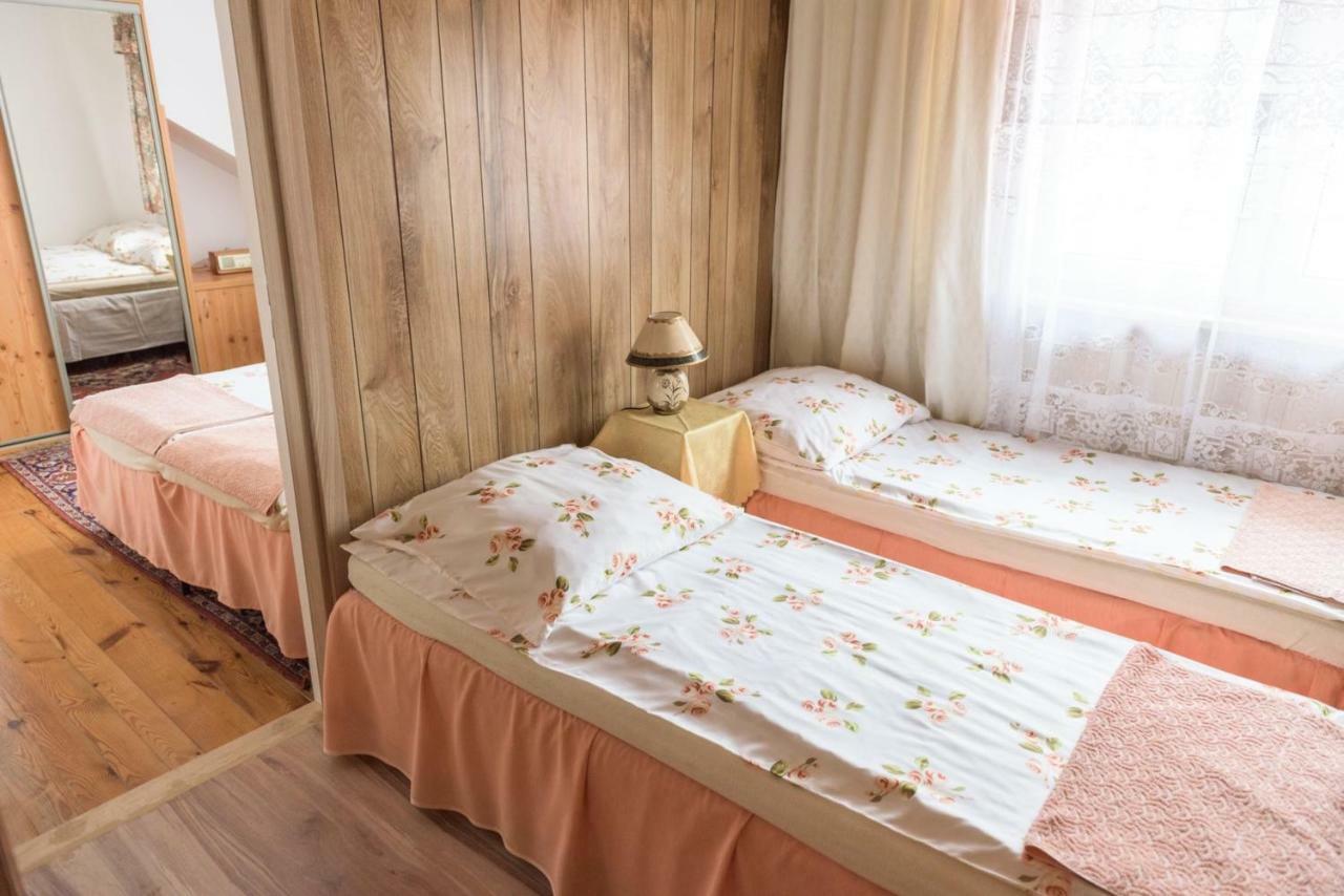 Penzion Gosciniec W Sadurkach Nałęczów Exteriér fotografie